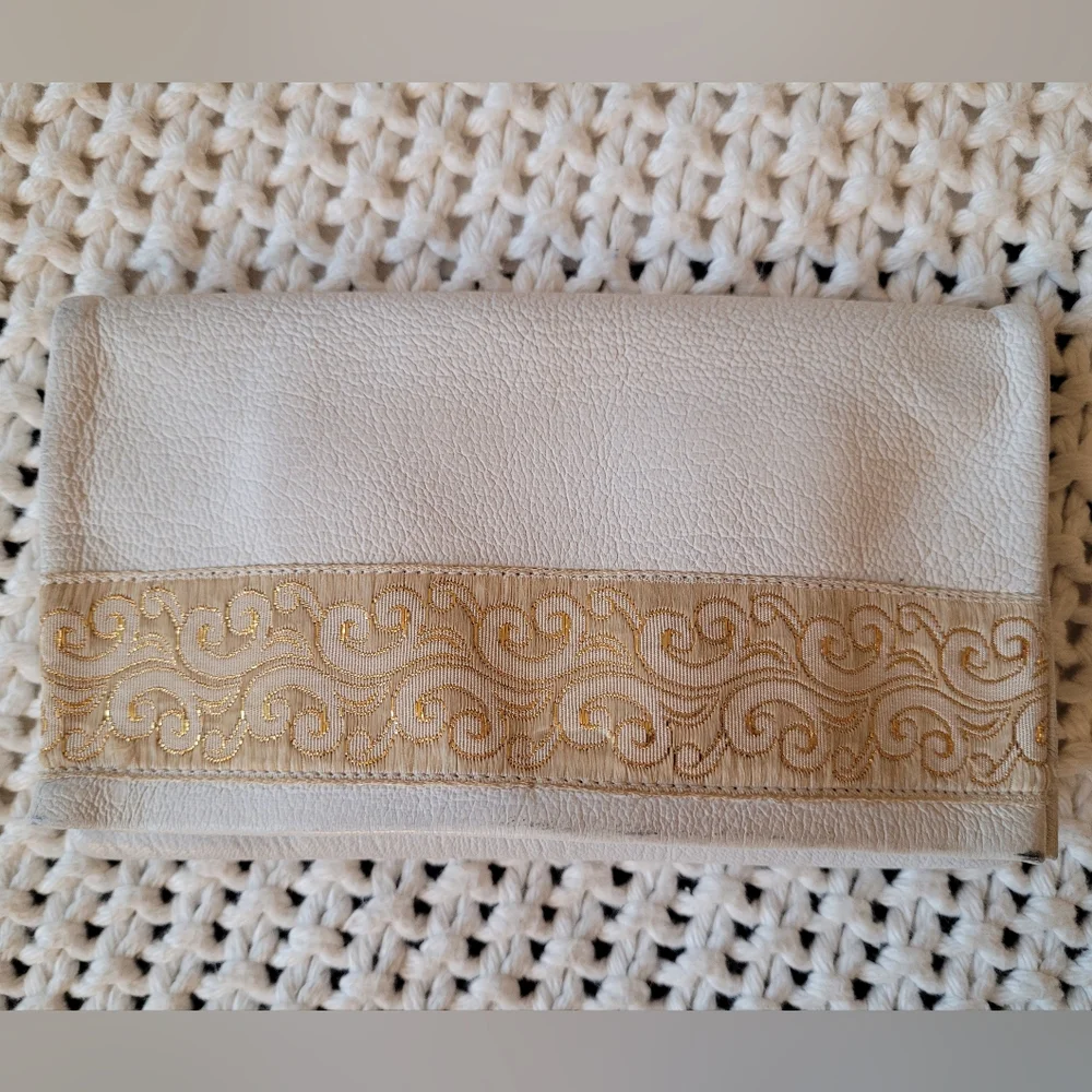 Vintage Kressline Grab Bag In White Leather w/ Gold Metallic Embroidery